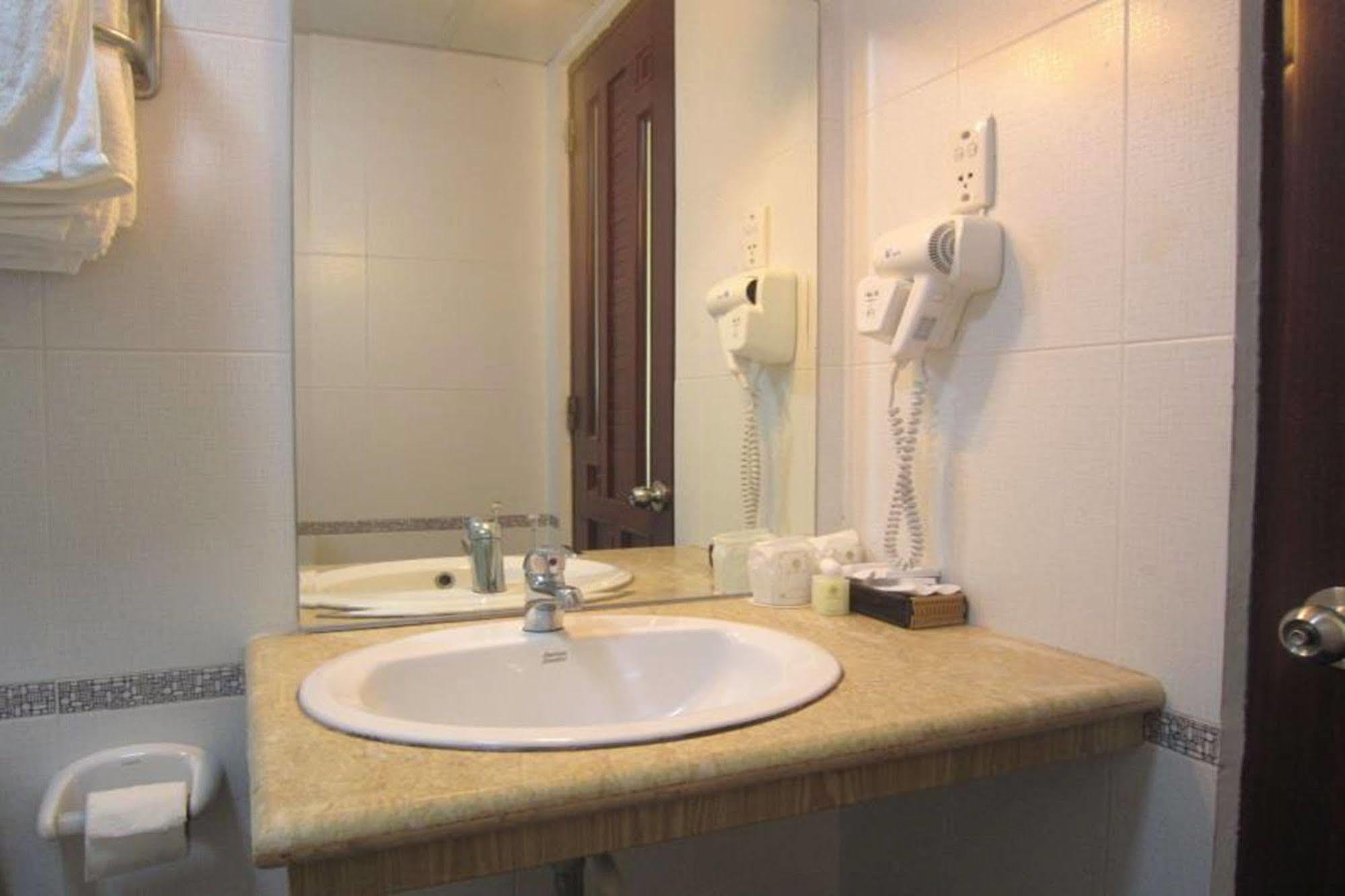 Song Anh Hotel 1 Ho Chi Minh City Exterior photo